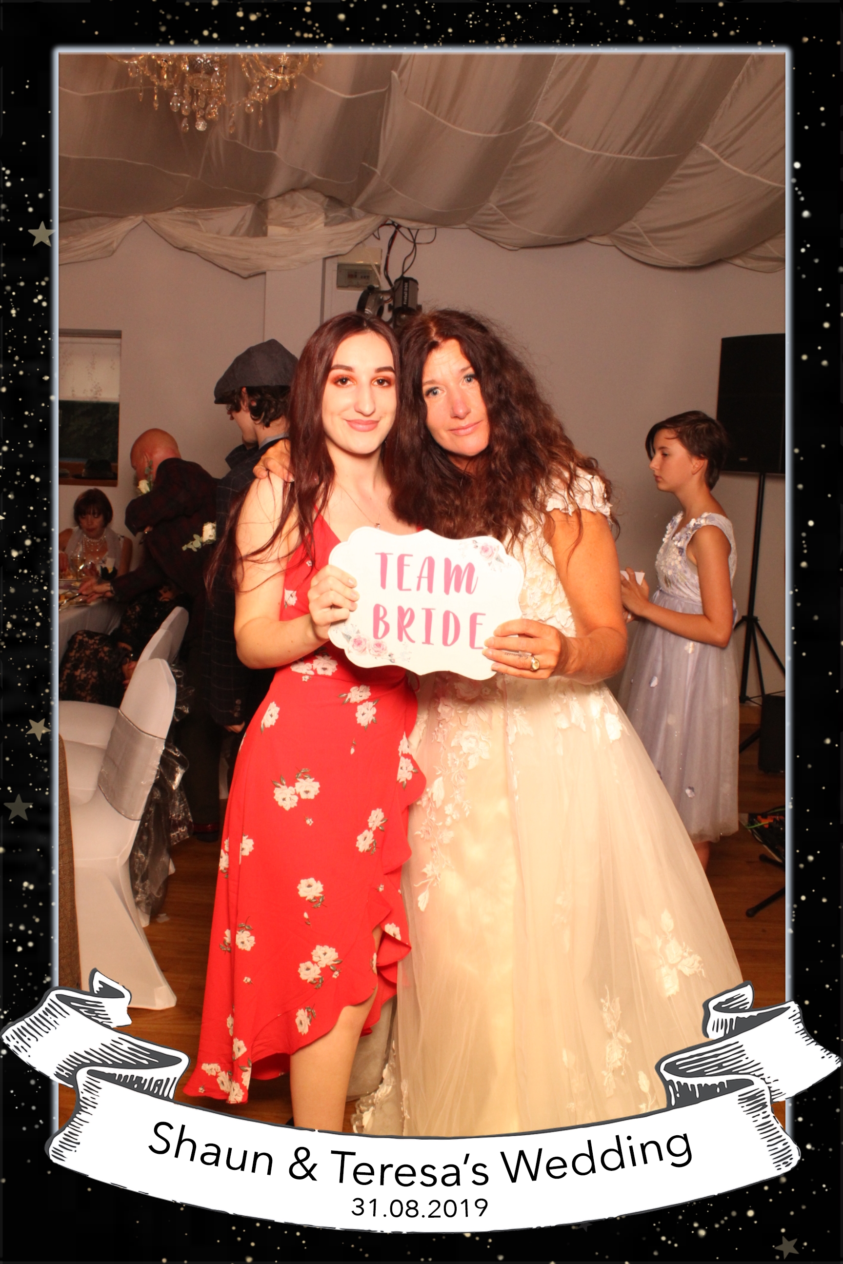Sean and Teresa | View more photos from the event at images.mobile-photo-booth.com/u/MobilePhotoBoothUK/Sean-and-Teresa